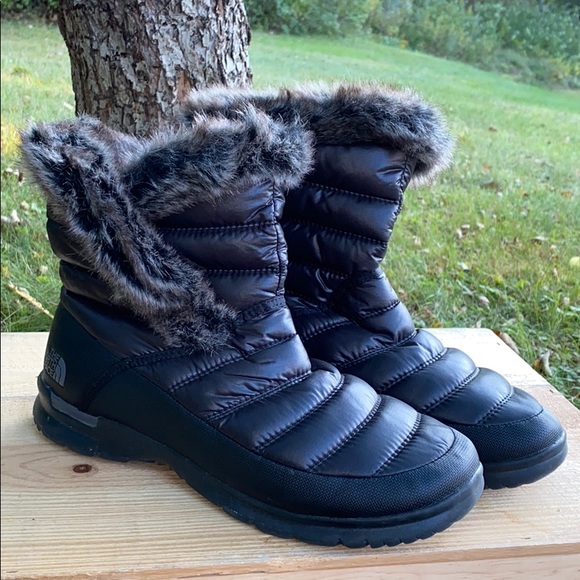 The North Face ThermoBall 11 Quilted Winter Boots - Picture 2 of 11